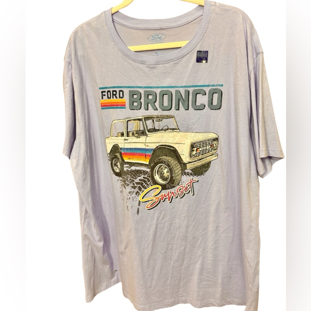 Ford Bronco Sunset Graphic Tee in Light Gray